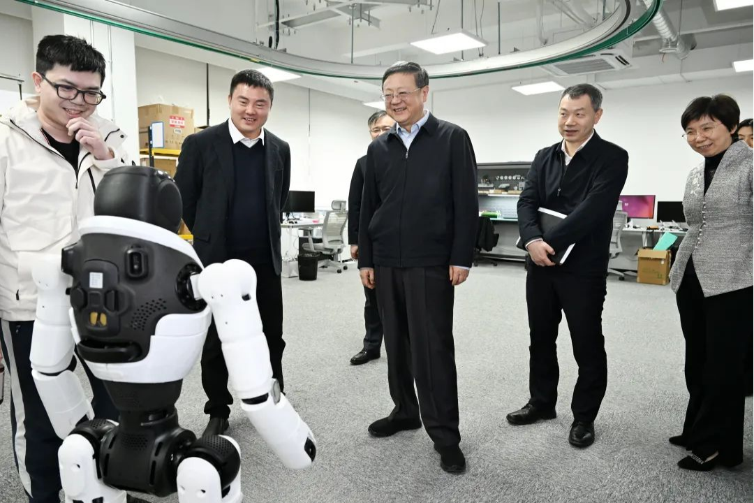 上海市委書記陳吉寧專題調研金年匯機器人